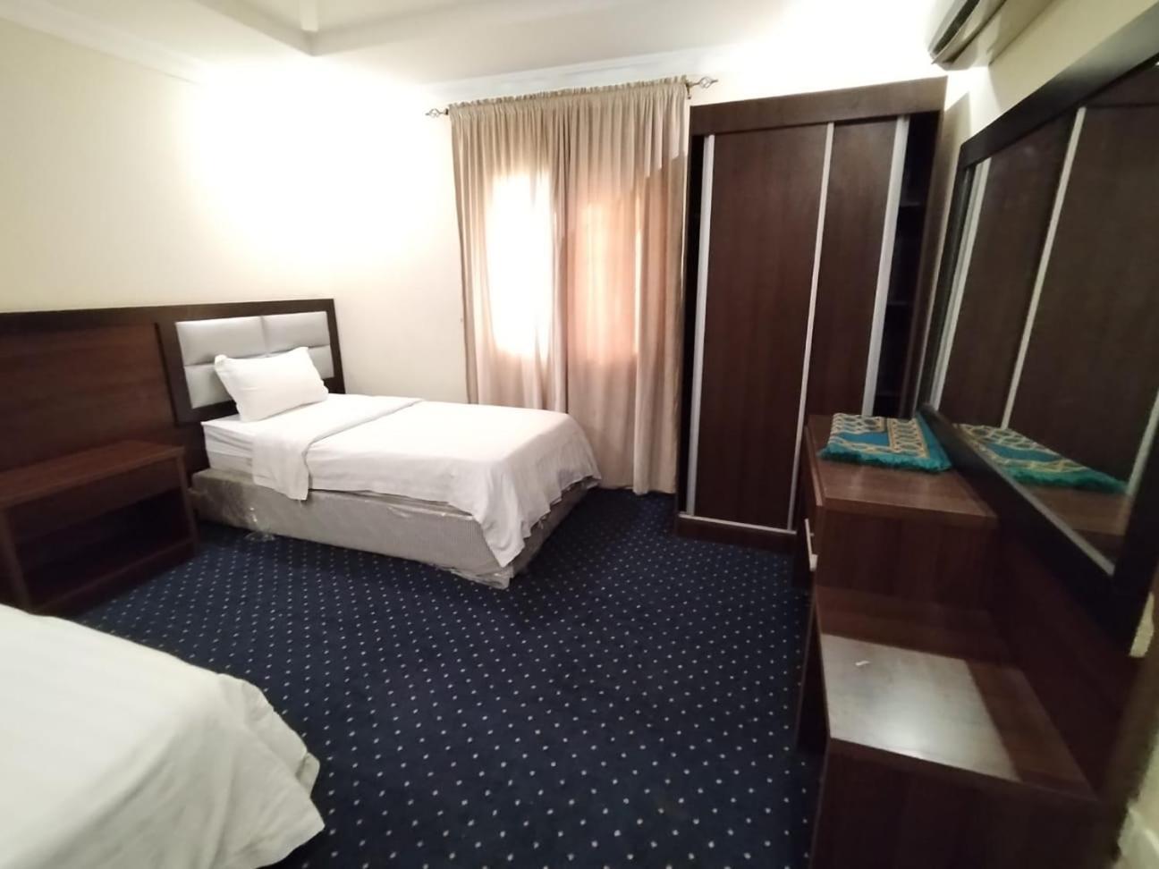 فندق الفرسان المتحدة فرع الفيصلية Aparthotel Jeddah Exterior photo