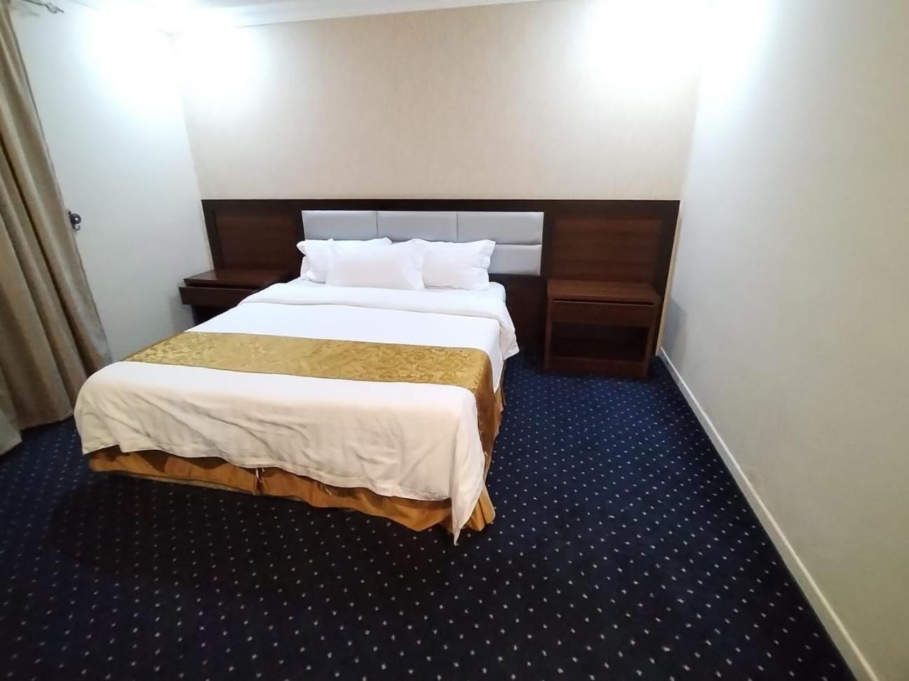 فندق الفرسان المتحدة فرع الفيصلية Aparthotel Jeddah Exterior photo