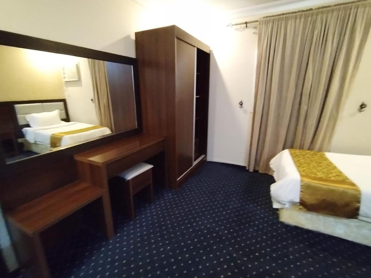 فندق الفرسان المتحدة فرع الفيصلية Aparthotel Jeddah Exterior photo